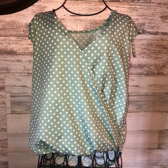 Green polka dot tank top size large crunched shoulders green and white s… - Picture 2 of 7